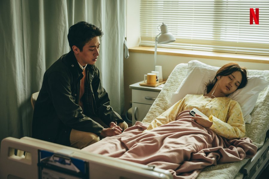 Review dan sinopsis ending drama Hellbound Netflix, Karakter Won Jin A sebagai Song So Hyun. Drama serial netflix Hellbound 6 eps.