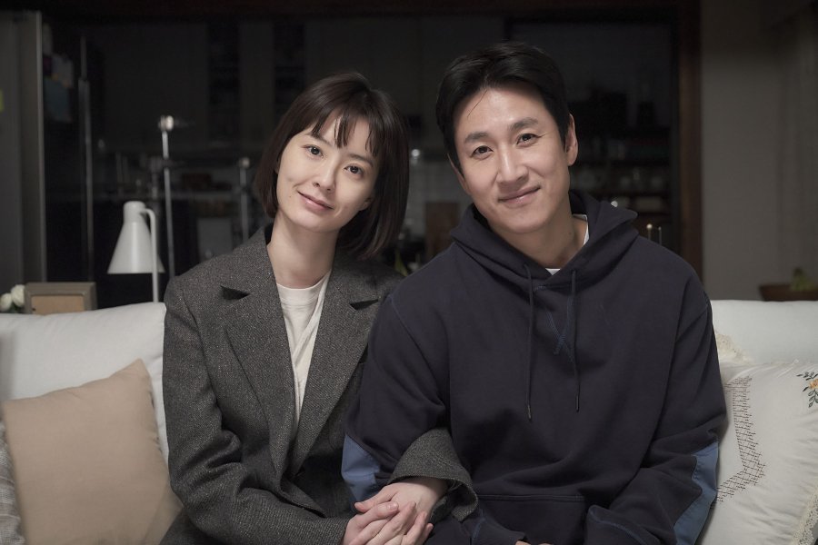 Lee Sun Kyun dan Jung Yu Mi couple in Sleep 2023